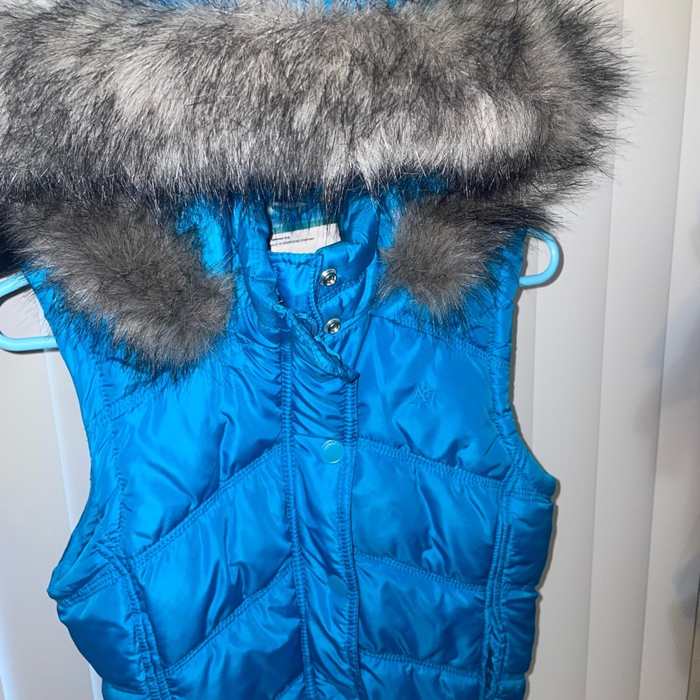 Blue/teal AéRopostale vest